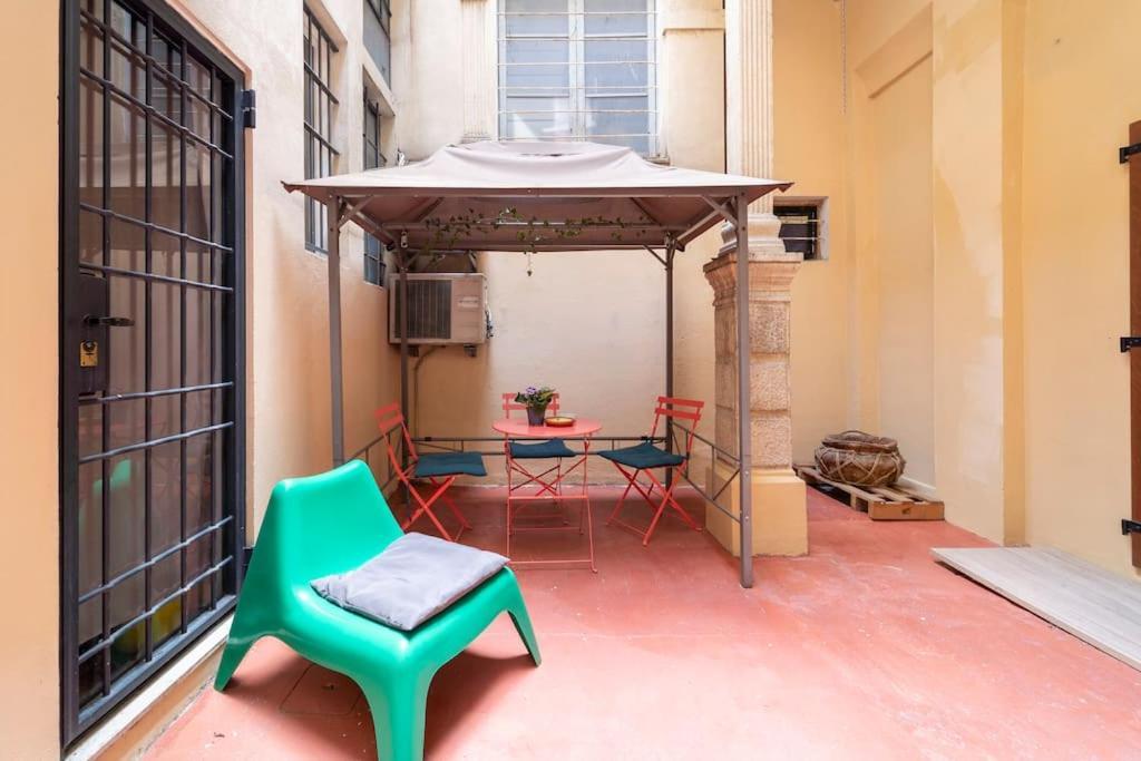 Central And Cozy Loft With Courtyard Bologna Exterior photo
