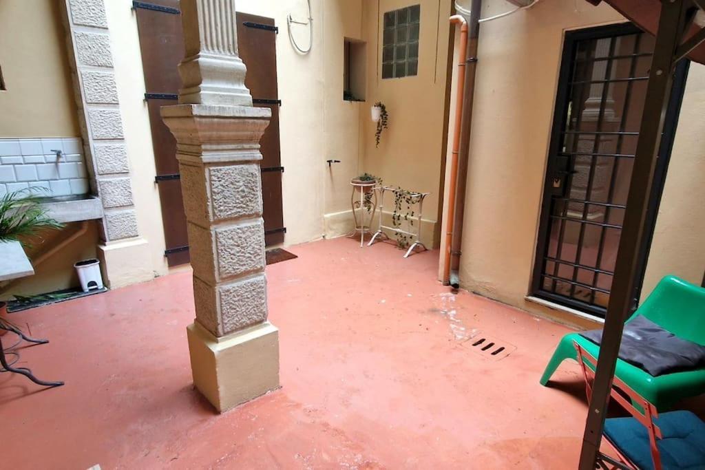 Central And Cozy Loft With Courtyard Bologna Exterior photo